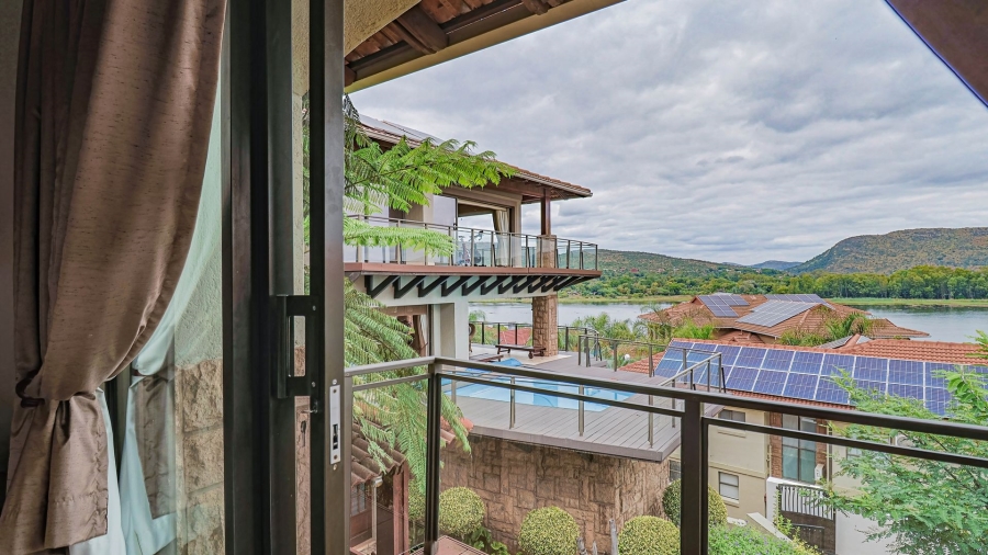 5 Bedroom Property for Sale in Birdwood Estate North West